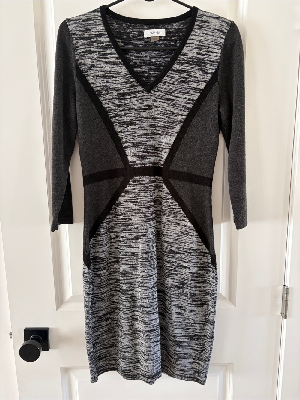 Calvin Klein Black and Gray Panel V-Neck Knit Dress C23